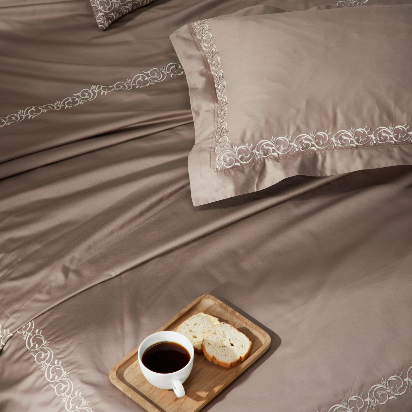 MOONLIGHT EMBROIDERED DUVET COVER SET